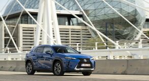 Lexus UX300e